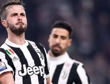 Ιταλία: Με ... σπρώξιμο στον τελικό η Γιουβέντους (βίντεο)